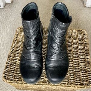 Dansko Ossine black nappa ankle boots size 42